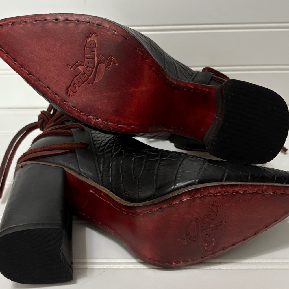 FreeBird Jillian Black Leather Wrap Around Ankle Pump Bootie Heels Shoes Size 6 - Picture 9 of 9